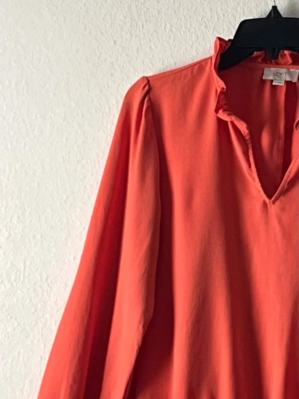 LOFT Coral Ruffle V-Neck Long Sleeve Blouse, Size‎ M